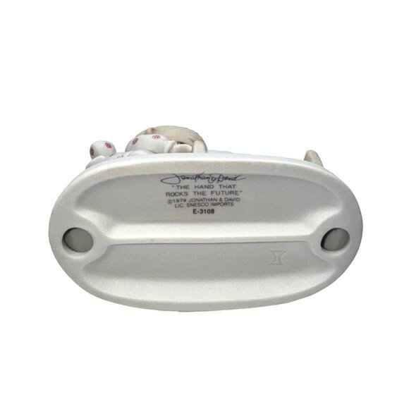 Precious Moments The Hand That Rocks the Future Figurine E-3108 Enesco - Picture 5 of 5